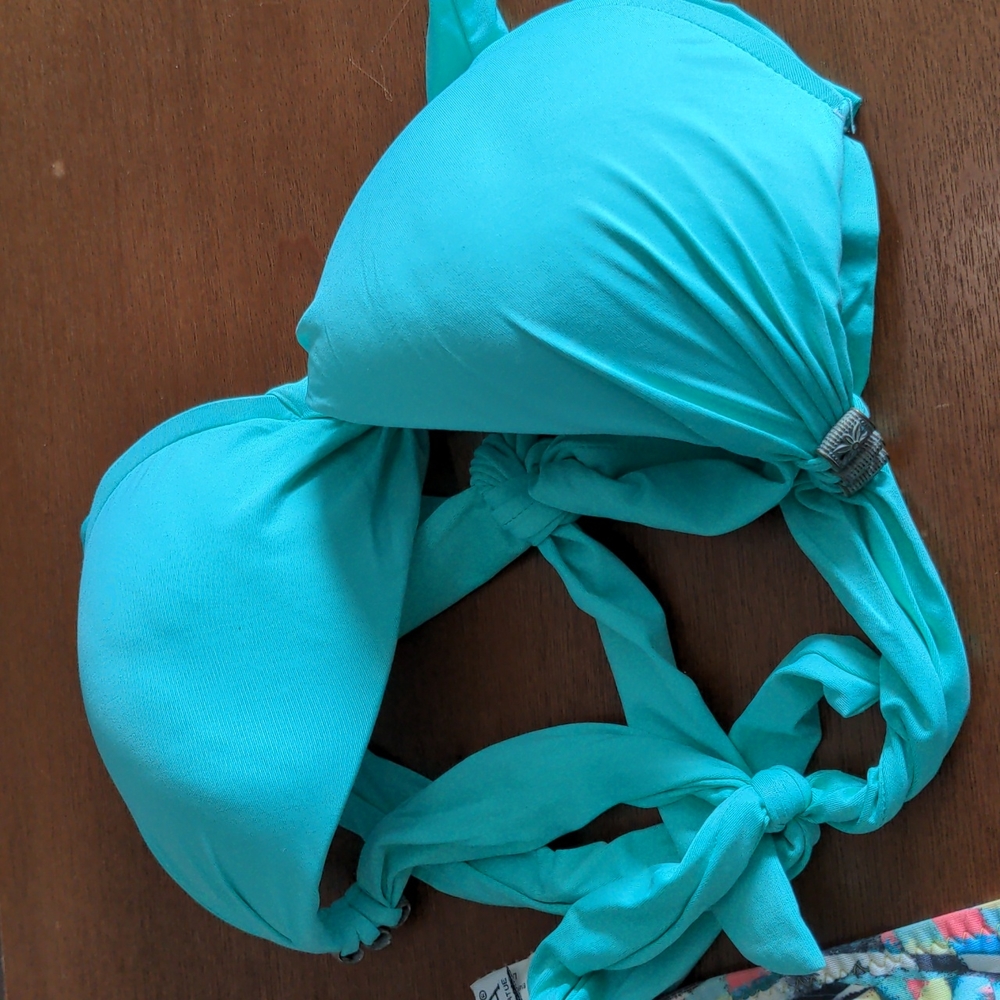 Bikini - Picture 5 of 6